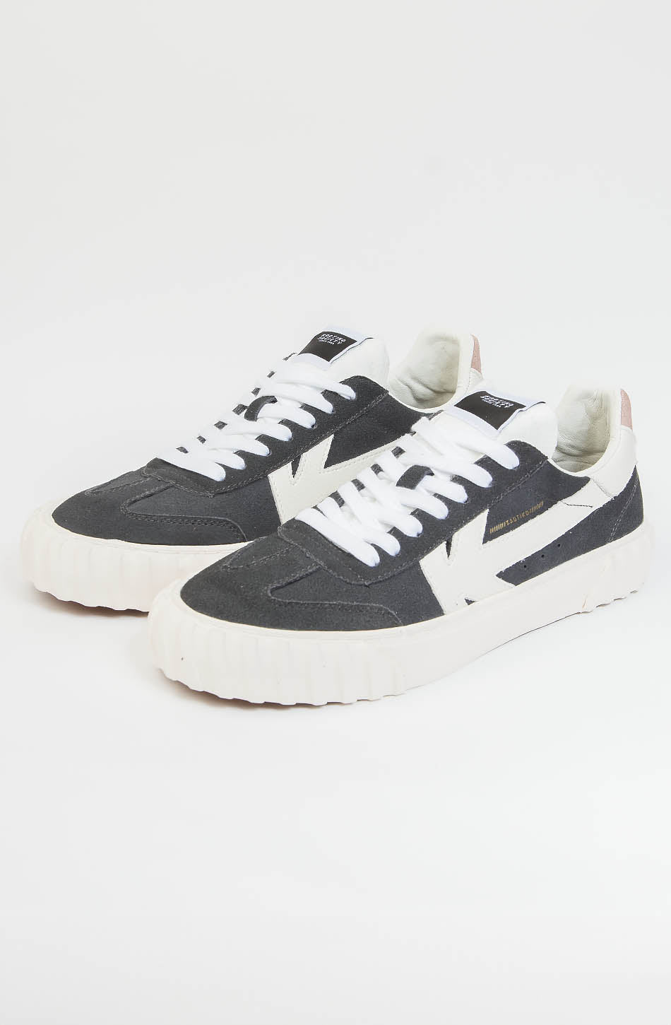 Kaotiko Keoni Low Vega Anthrazit-Sneaker