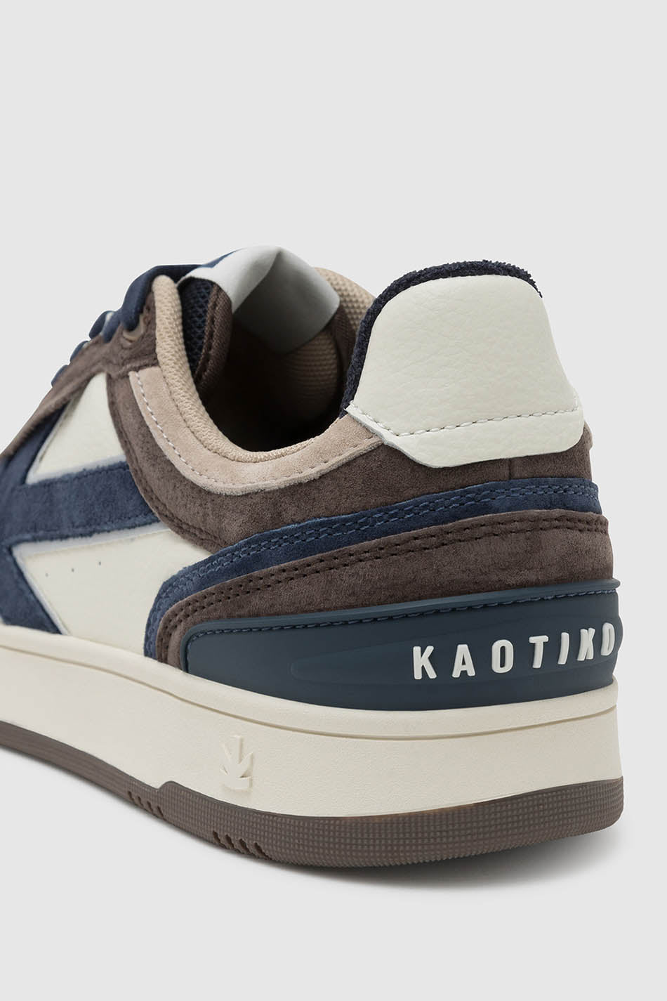 Kaotiko Boston Paspelierte Wildleder-Marine-Sneaker