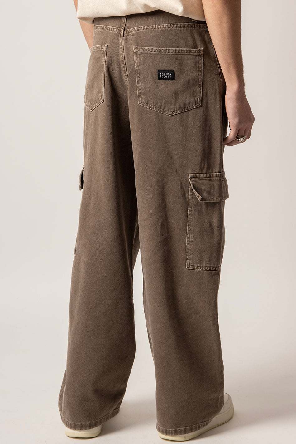 Pantalon cargo ample délavé marron