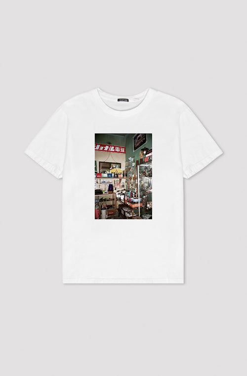 Verwaschenes weißes Takayama-T-Shirt