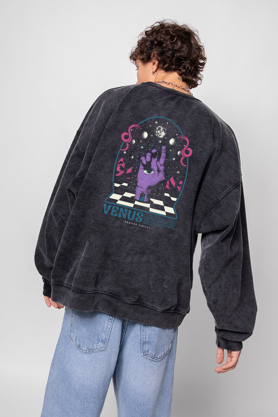 Handgewaschenes schwarzes Space-Sweatshirt