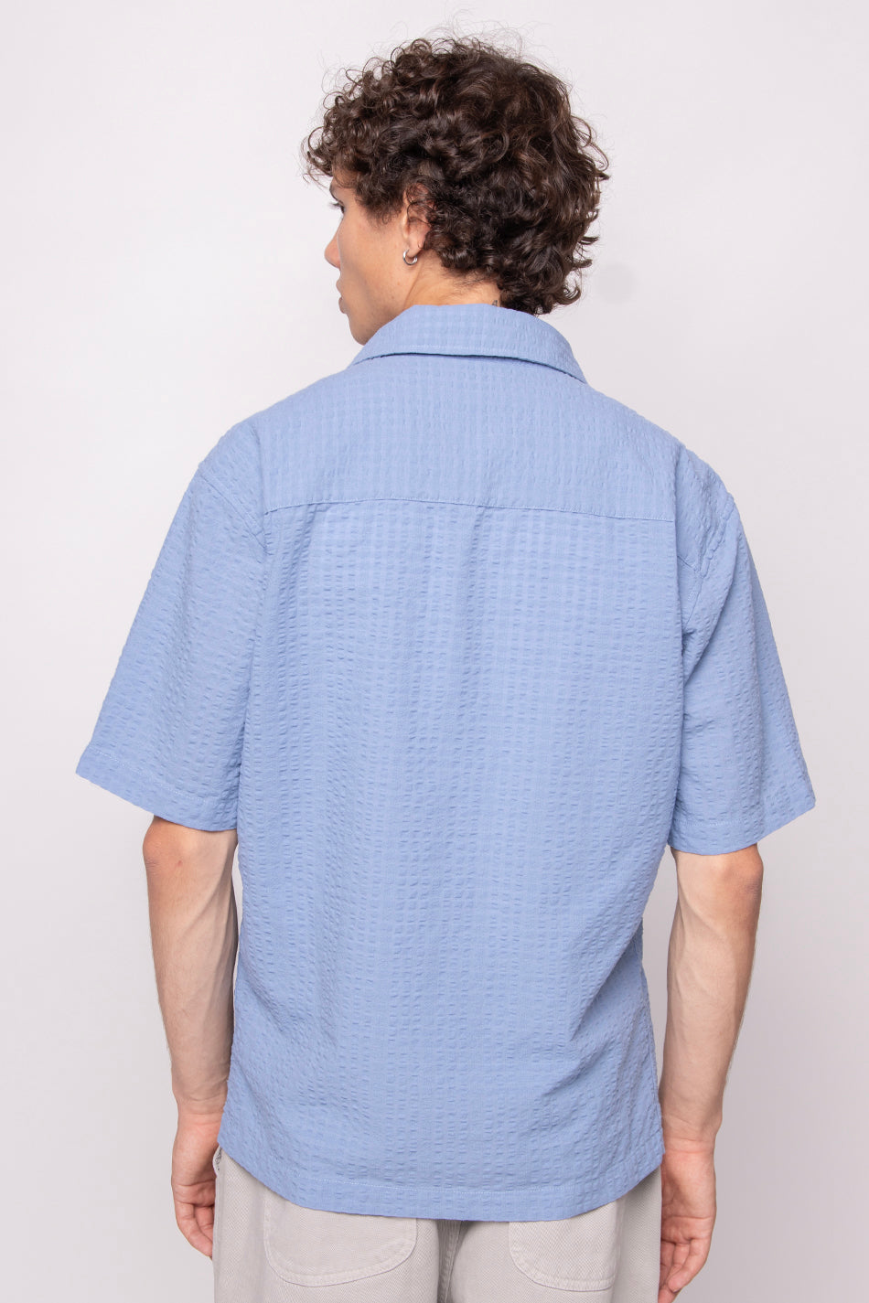 Grande chemise bleue en seersucker