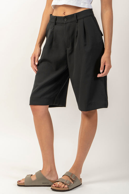 Black Wide Leg Pleated Bermuda Shorts