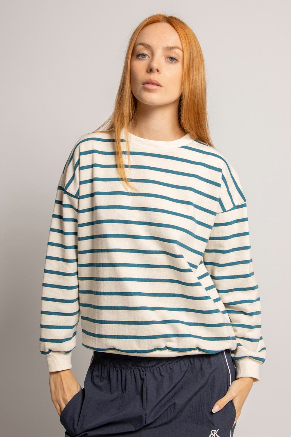 Gestreiftes Sweatshirt in Blau/Elfenbein