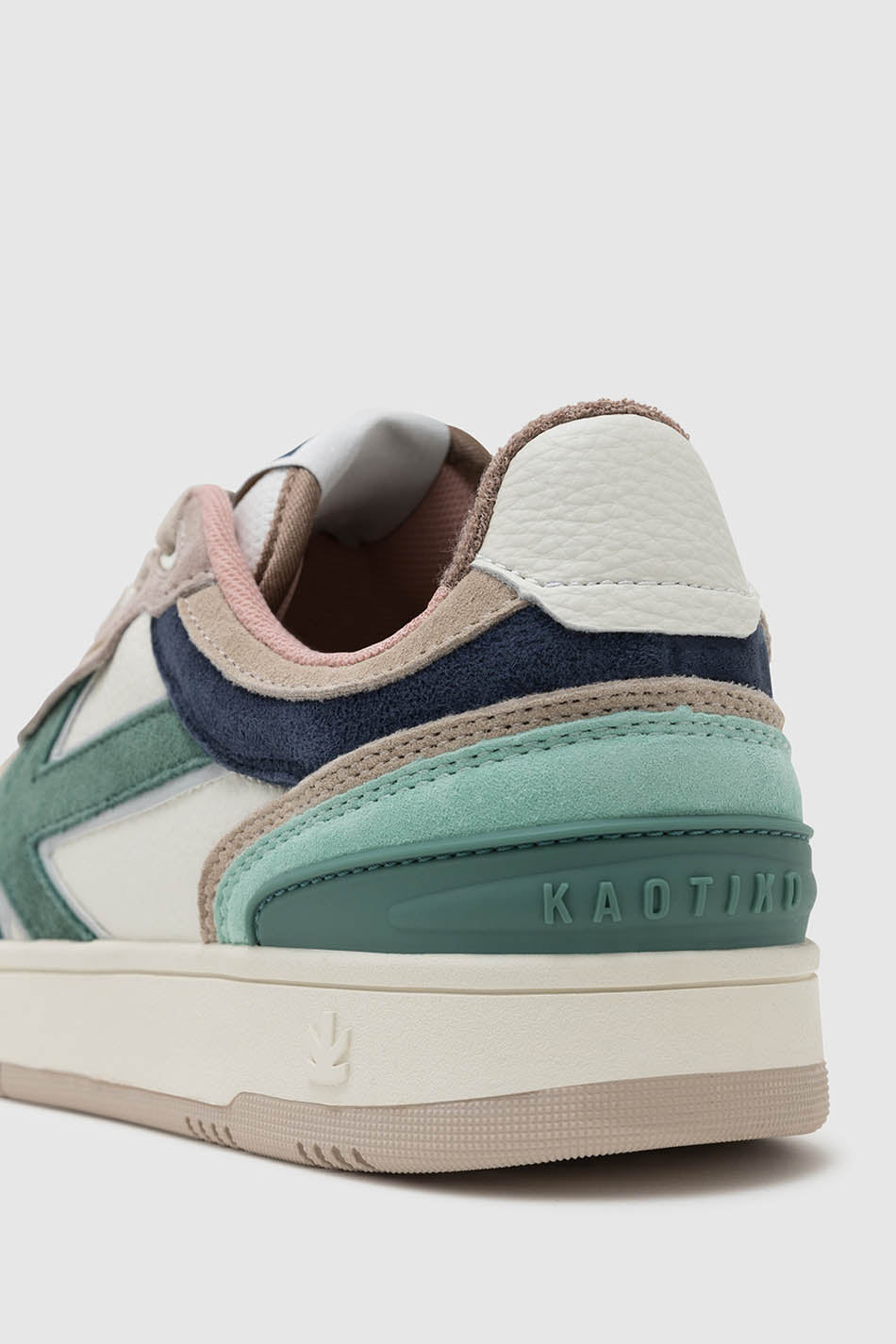 Kaotiko Paspelierte Wildleder-Multi-Sneaker